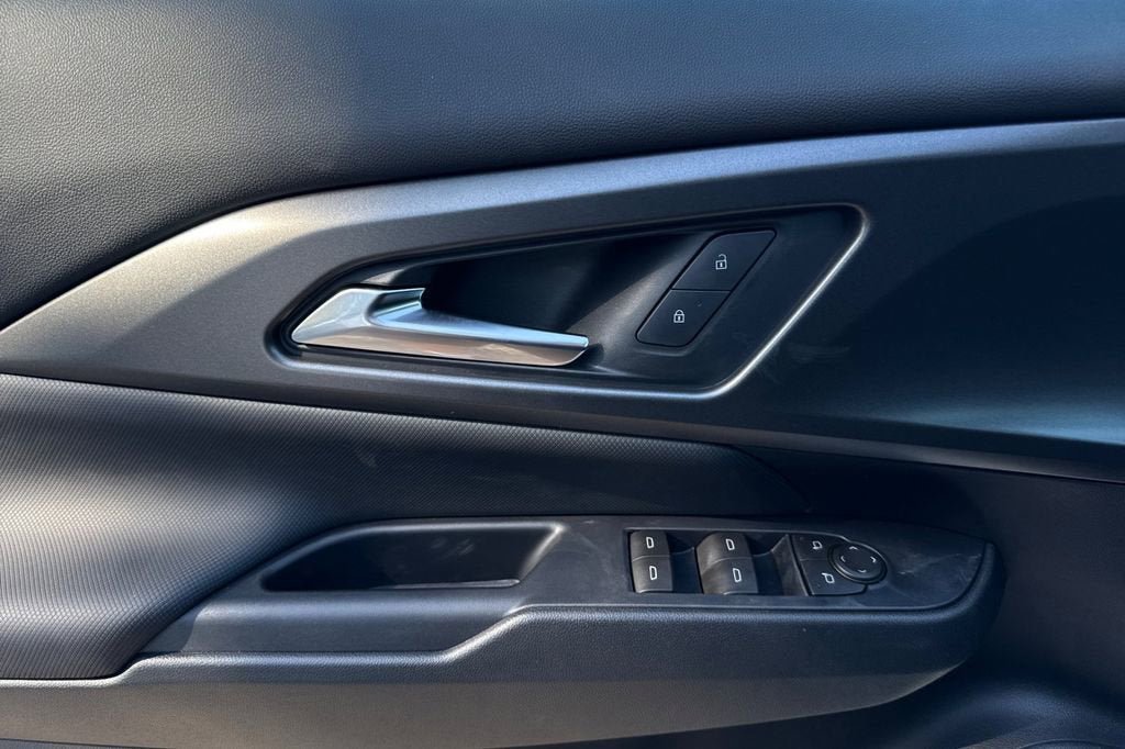 New 2026 Chevrolet Equinox EV LT w/ LPO, Blackout Package image 11
