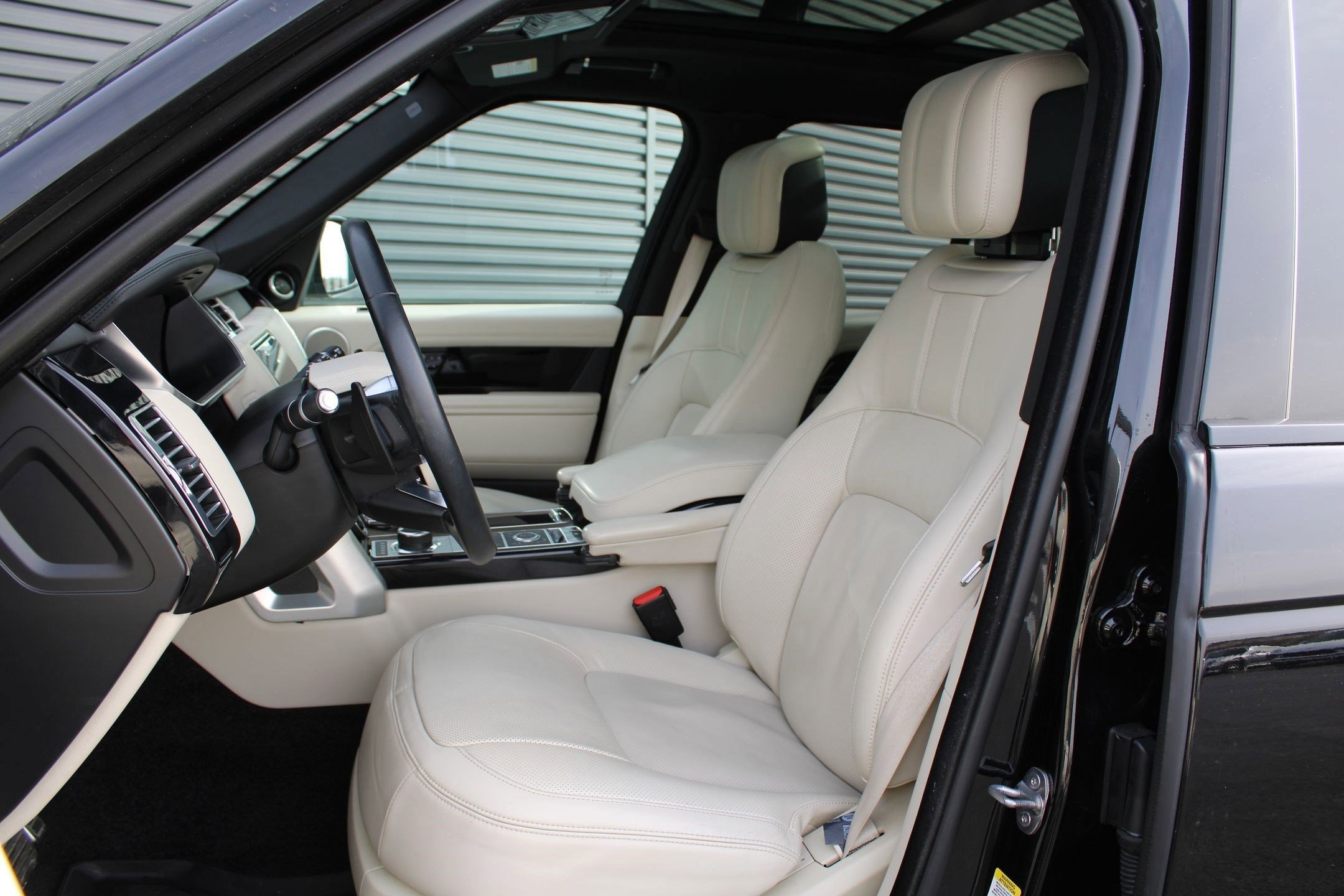 Used 2022 Land Rover Range Rover Westminster Edition image 22