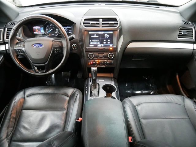 Used 2016 Ford Explorer XLT w/ Equipment Group 202A image 12