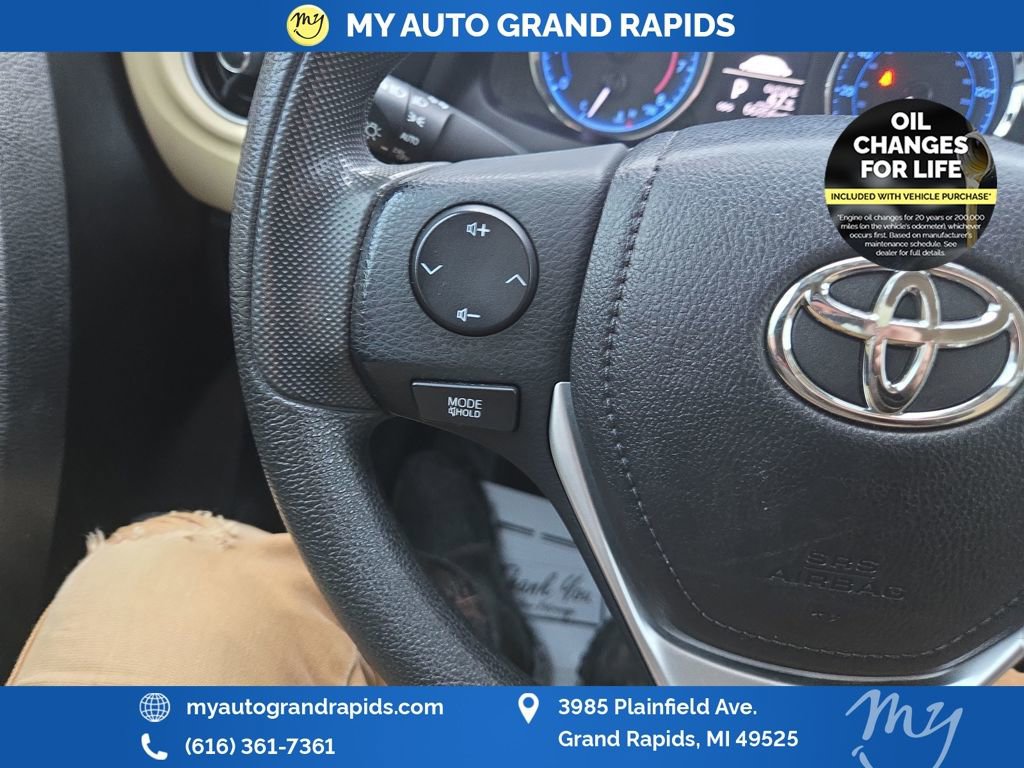 Used 2019 Toyota Corolla LE image 15