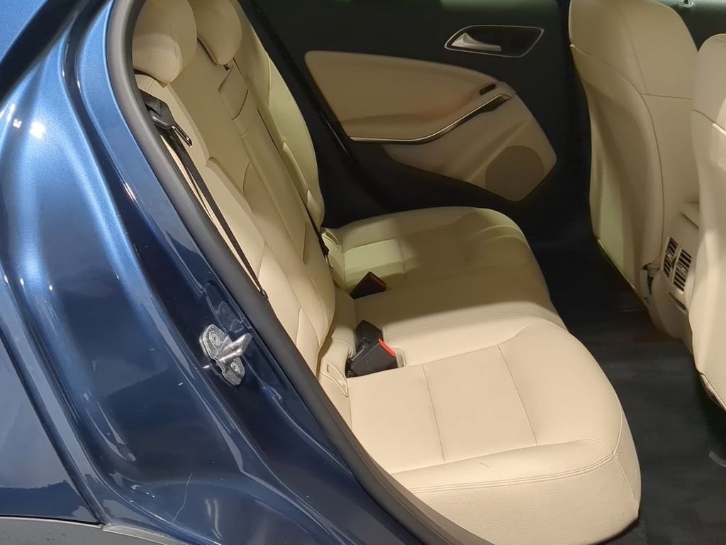 Used 2019 Mercedes-Benz GLA 250 4MATIC image 21