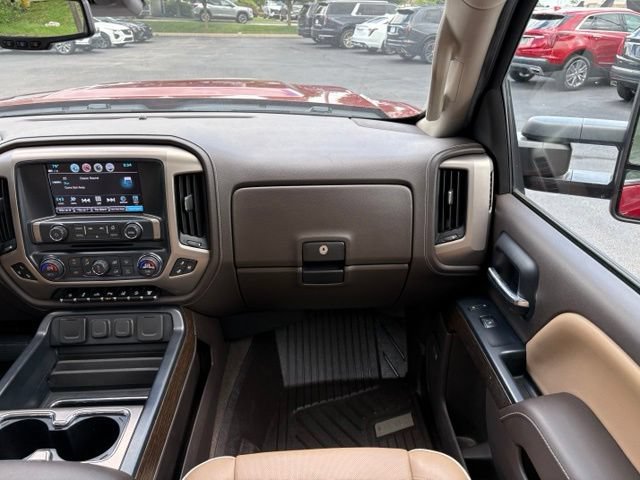 Used 2018 GMC Sierra 2500 Denali w/ Duramax Plus Package AWD/4WD image 21