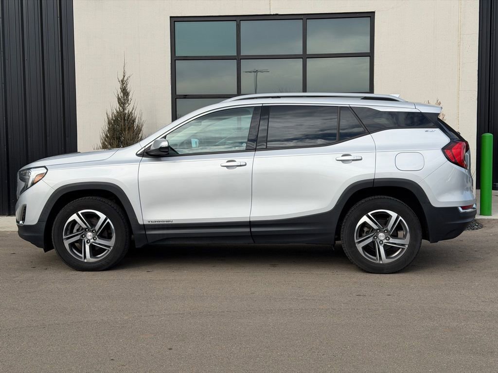 Used 2019 GMC Terrain SLT image 2