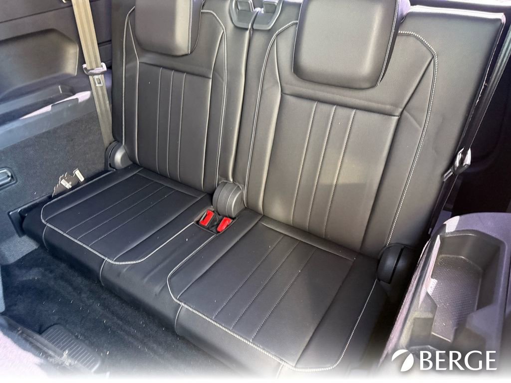 Used 2022 Volkswagen Tiguan SE R-Line image 28