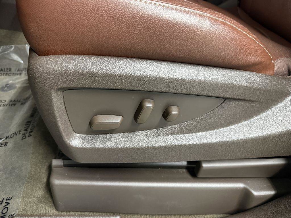 Used 2017 Chevrolet Suburban Premier image 27