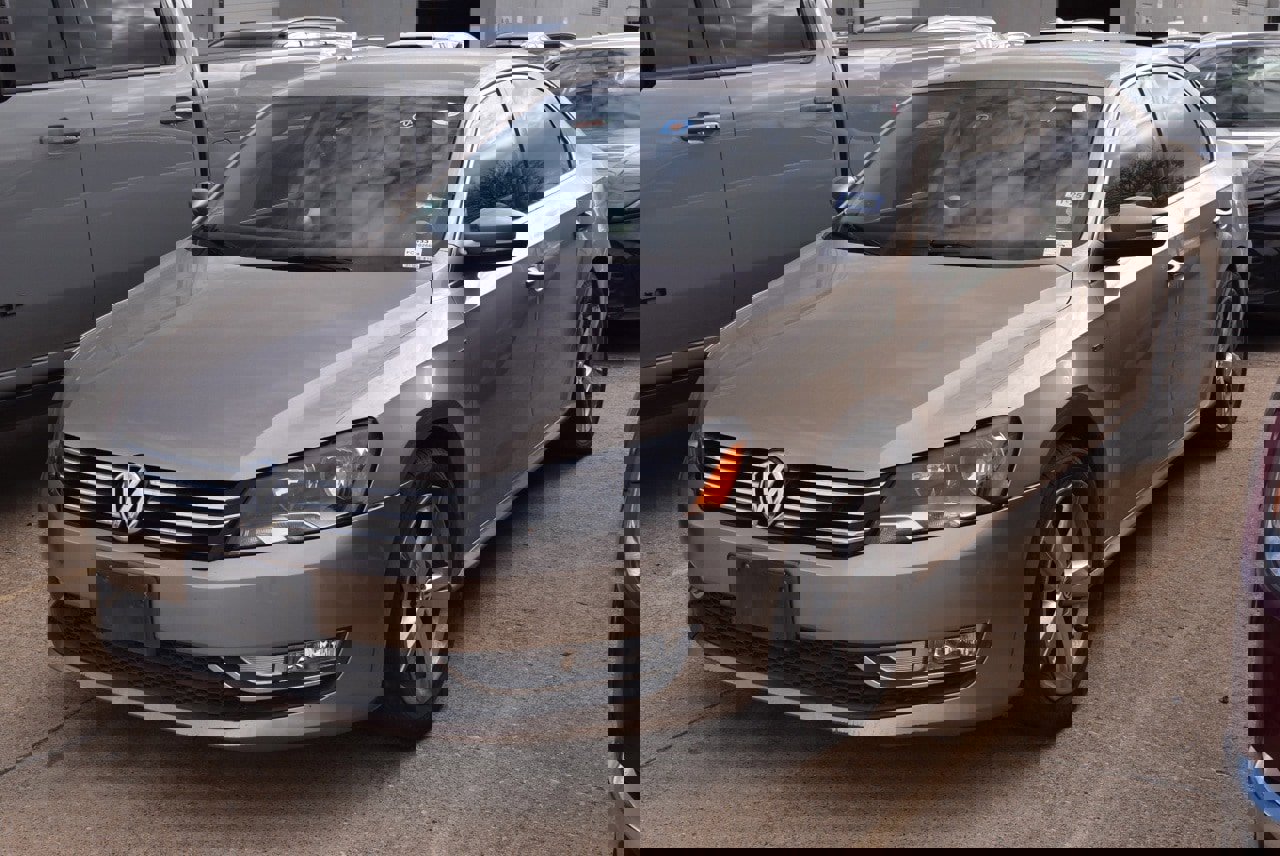 Used 2015 Volkswagen Passat 1.8T Limited Edition