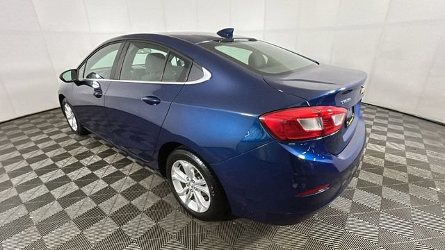 Used 2019 Chevrolet Cruze LT w/ Convenience Package FWD video 4