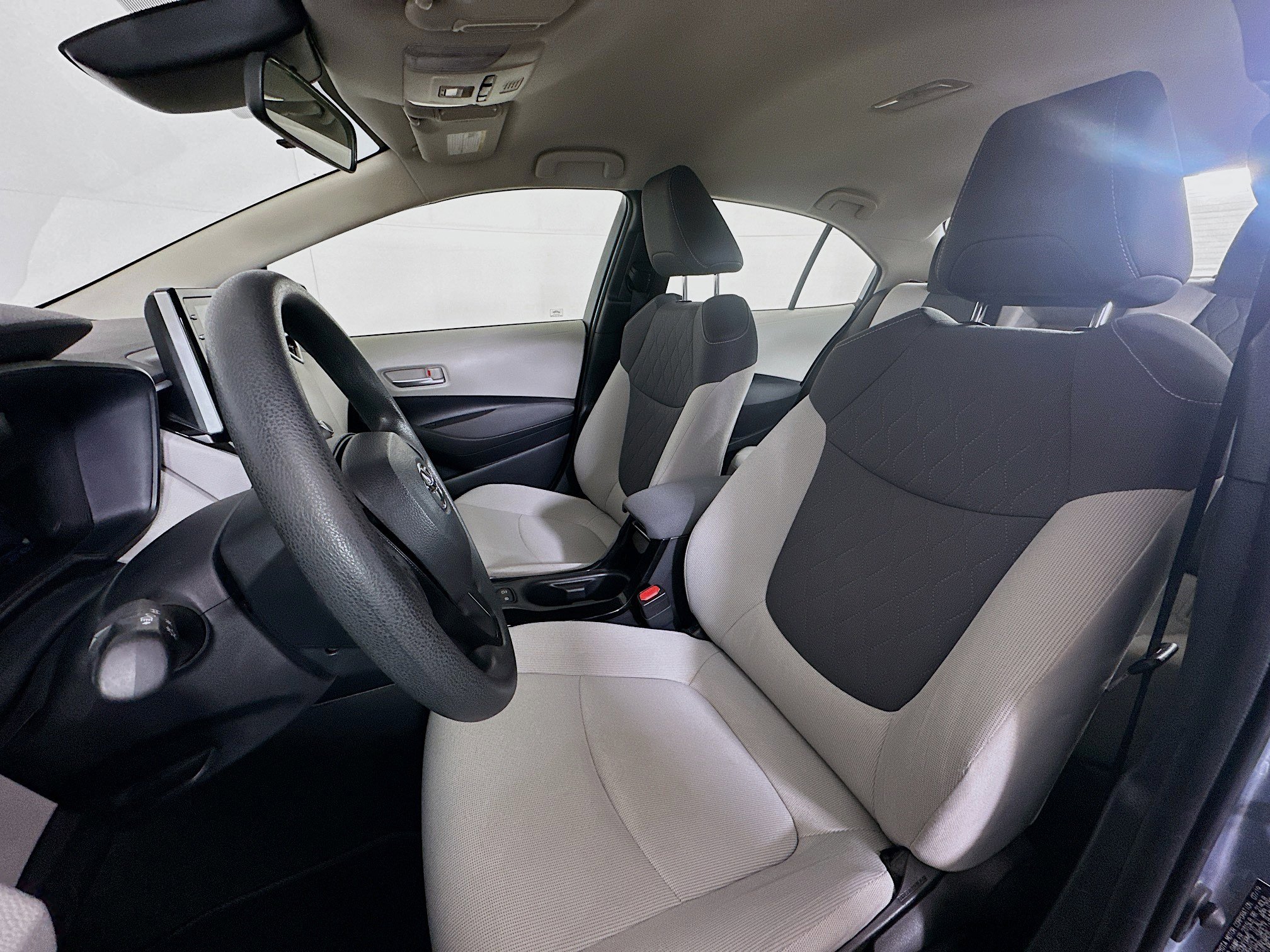 Used 2020 Toyota Corolla LE image 13