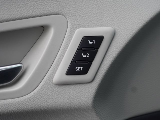 Used 2024 Toyota Sienna Limited AWD/4WD image 45