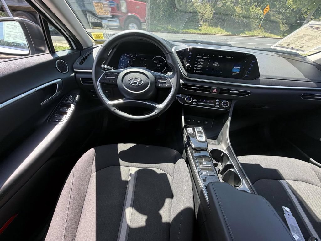 Used 2023 Hyundai Sonata SEL w/ Convenience Package FWD image 12