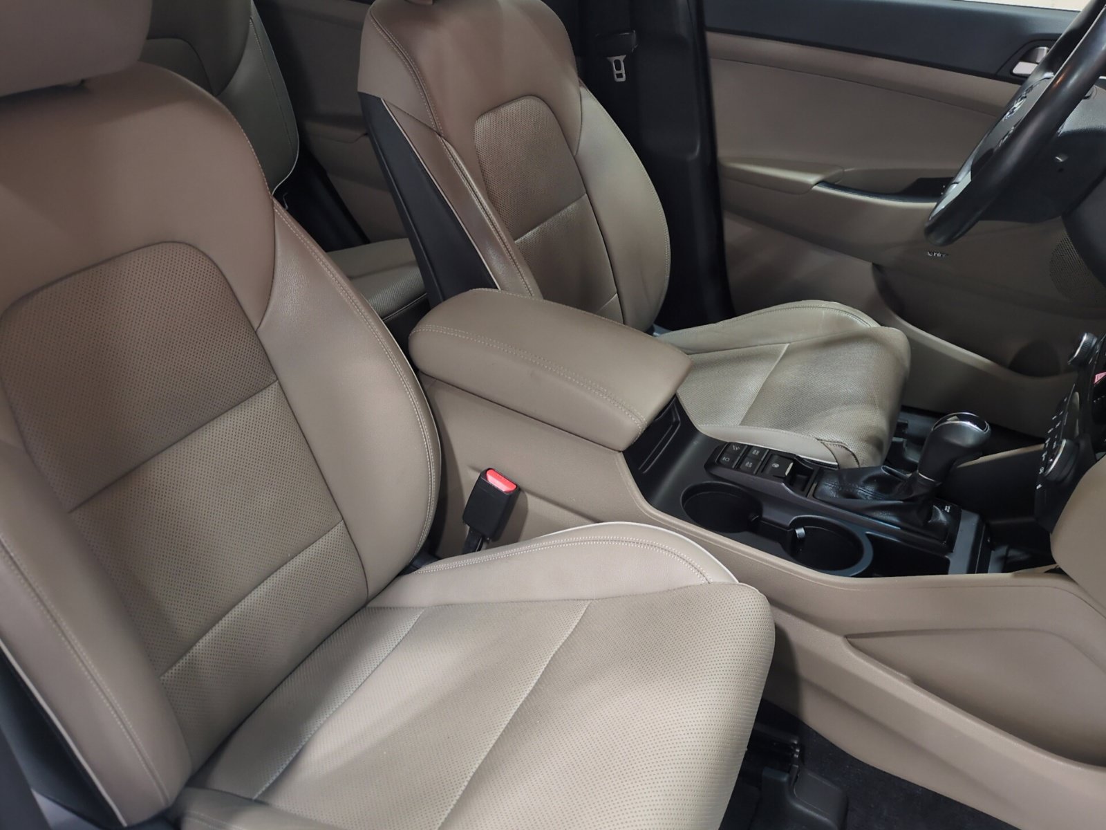 Used 2020 Hyundai Tucson Limited AWD/4WD image 11