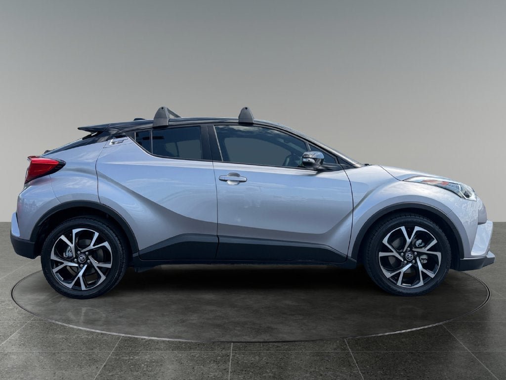 Used 2019 Toyota C-HR XLE FWD image 11
