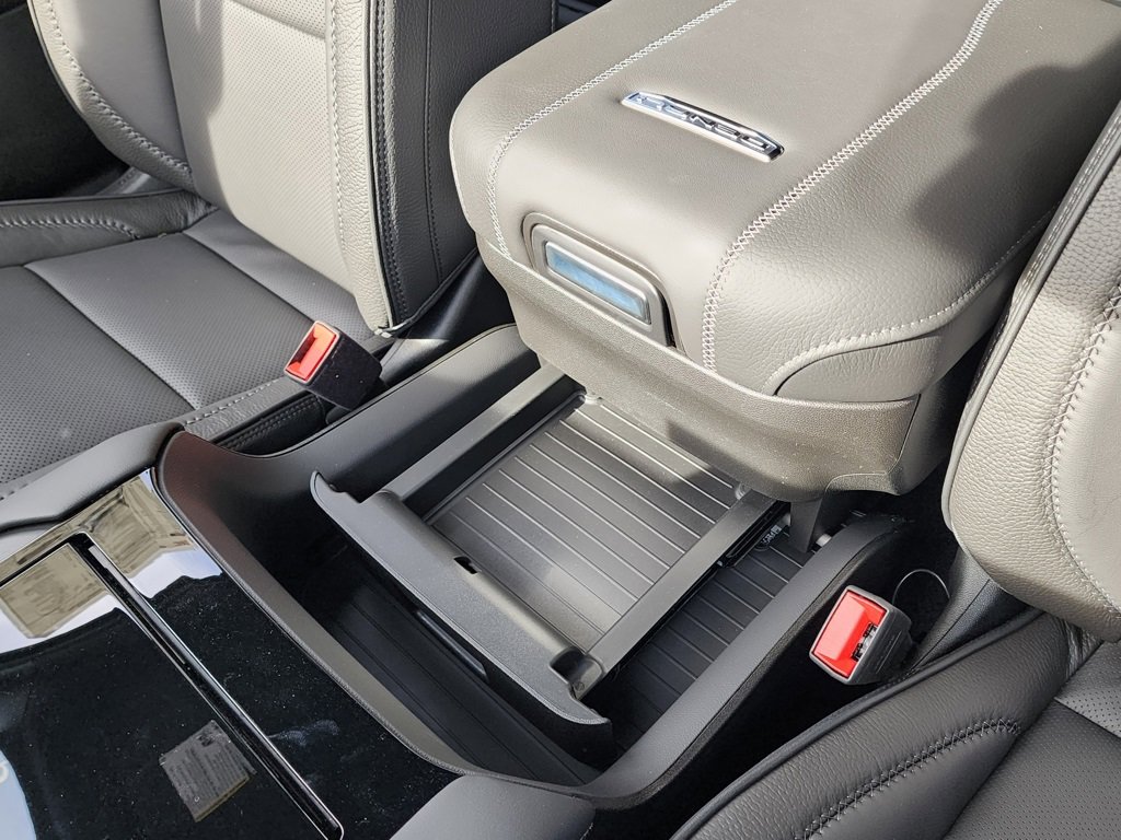 New 2026 GMC Yukon Denali w/ Denali Reserve Package image 39