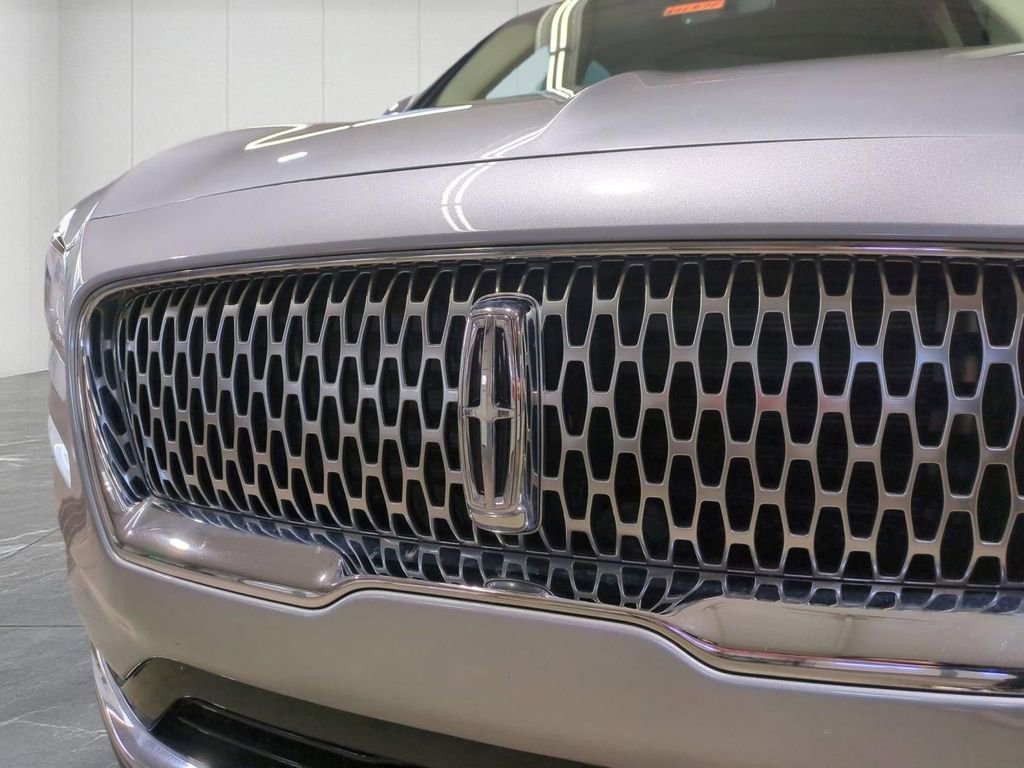 Certified 2023 Lincoln Nautilus Reserve image 9