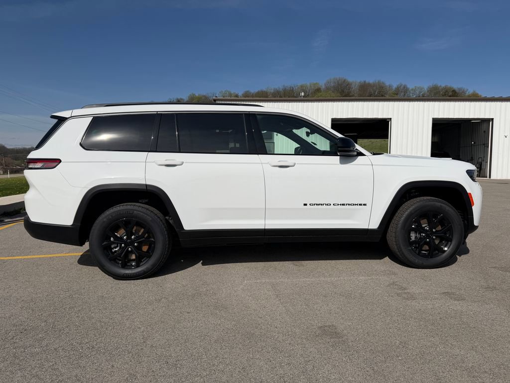 New 2026 Jeep Grand Cherokee L 4WD image 4