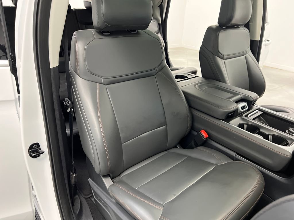 Used 2025 Ford Expedition Active image 23