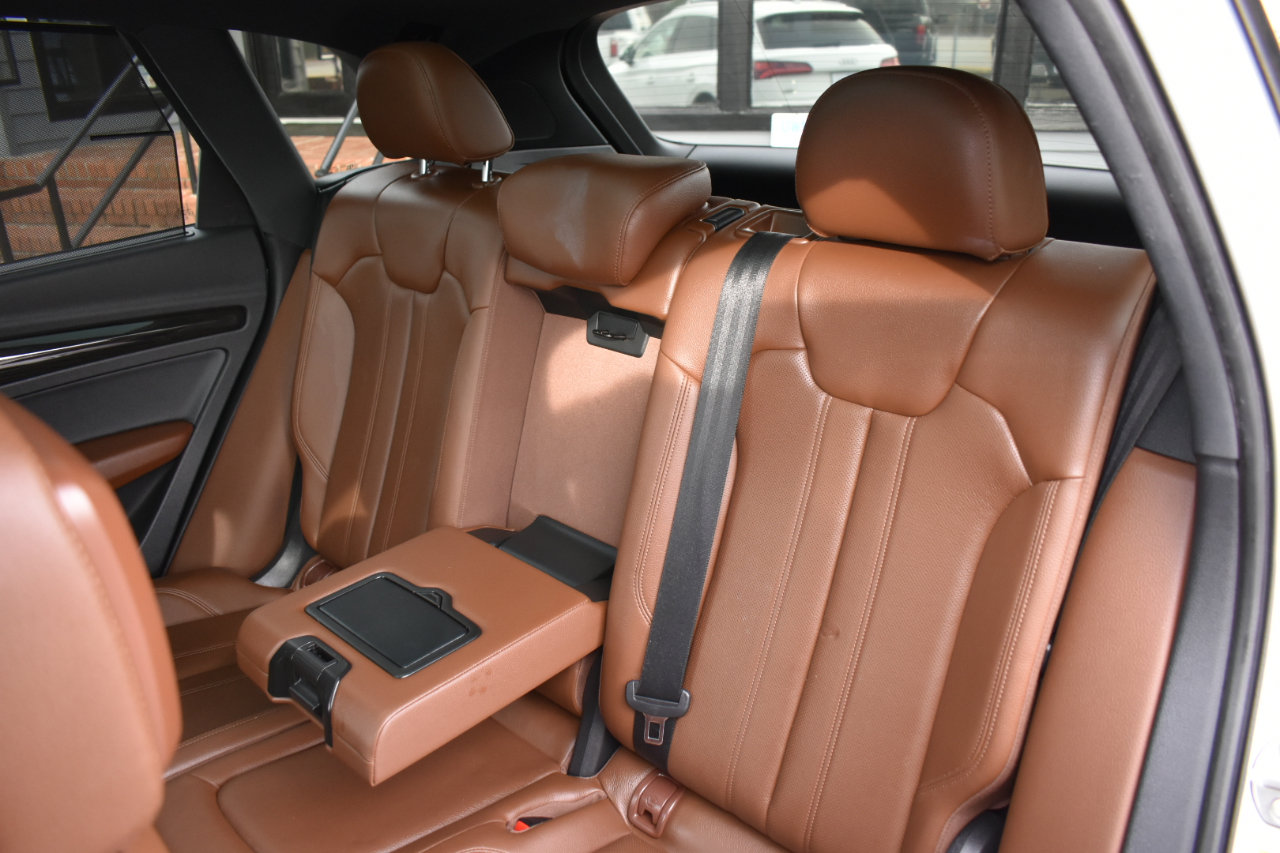 Used 2018 Audi Q5 2.0T Premium Plus w/ Premium Plus Package image 26