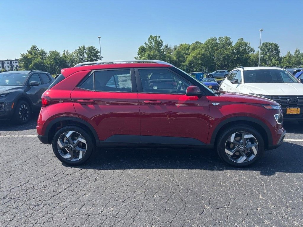 Certified 2025 Hyundai Venue Limited image 24