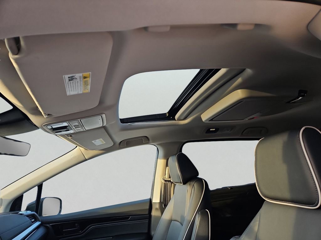 New 2026 Honda Odyssey Touring image 10