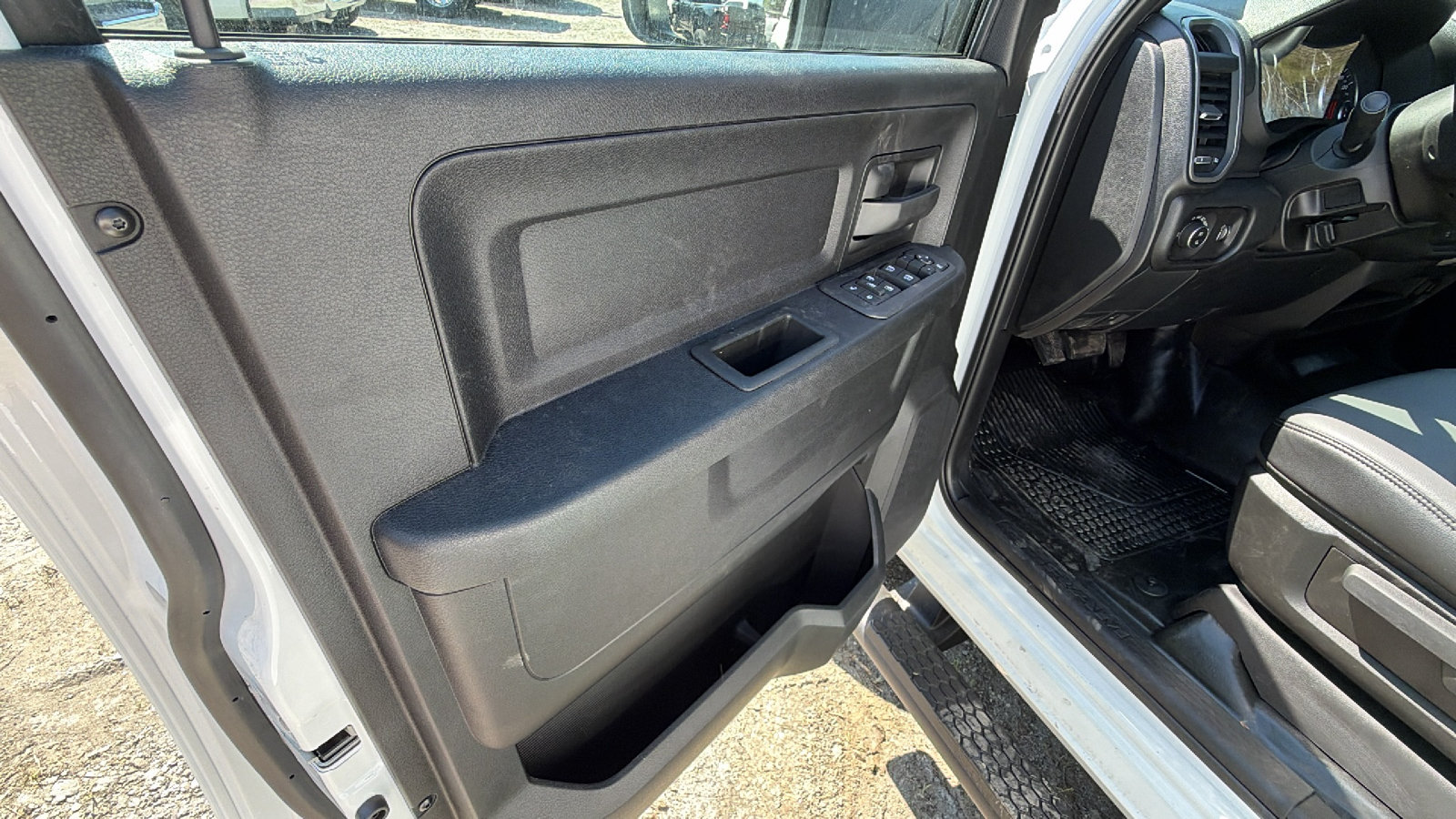 New 2026 RAM 2500 Tradesman AWD/4WD image 14