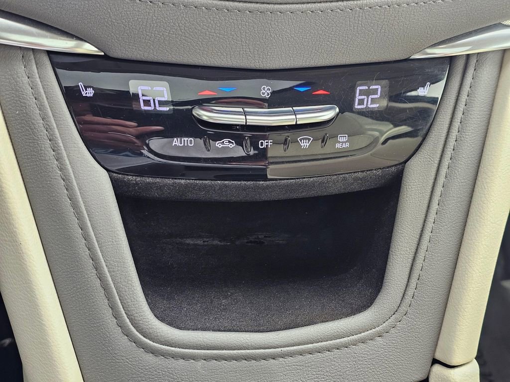 Used 2019 Cadillac XT5 Luxury image 31