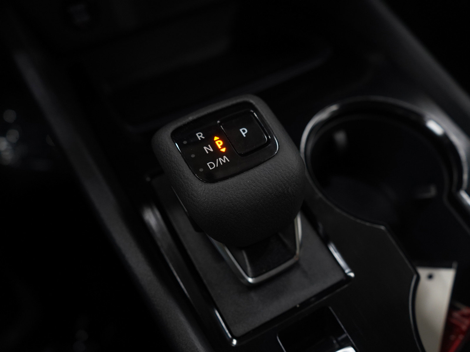 Used 2025 Nissan Rogue SV image 27