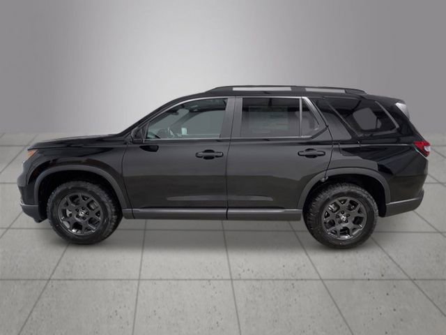 New 2025 Honda Pilot TrailSport image 2
