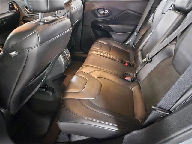 Used 2020 Jeep Cherokee Latitude Plus image 16