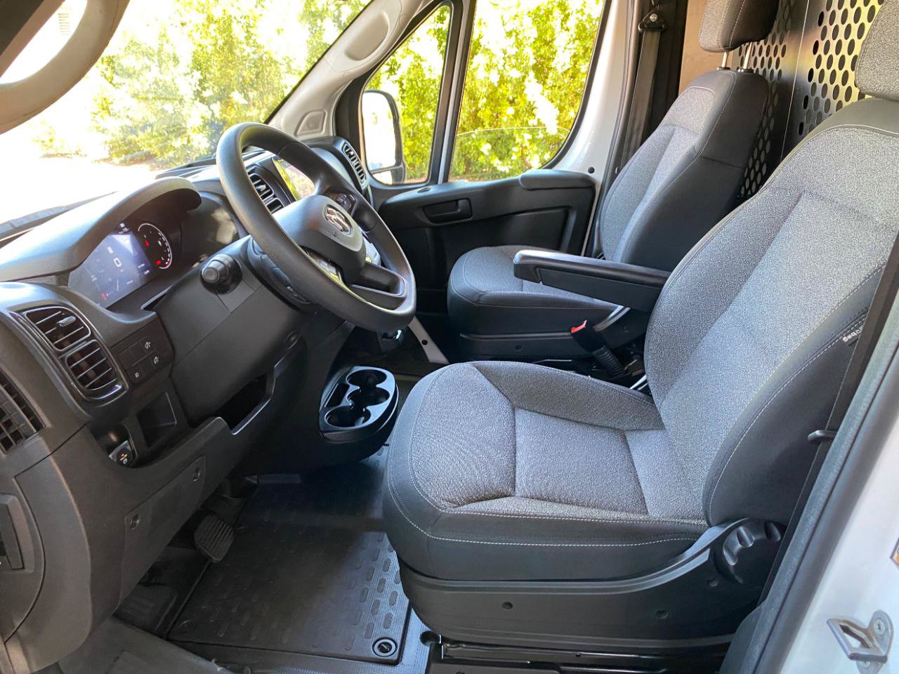 Used 2025 RAM ProMaster 2500 w/ U-Haul Equipment Group FWD image 28