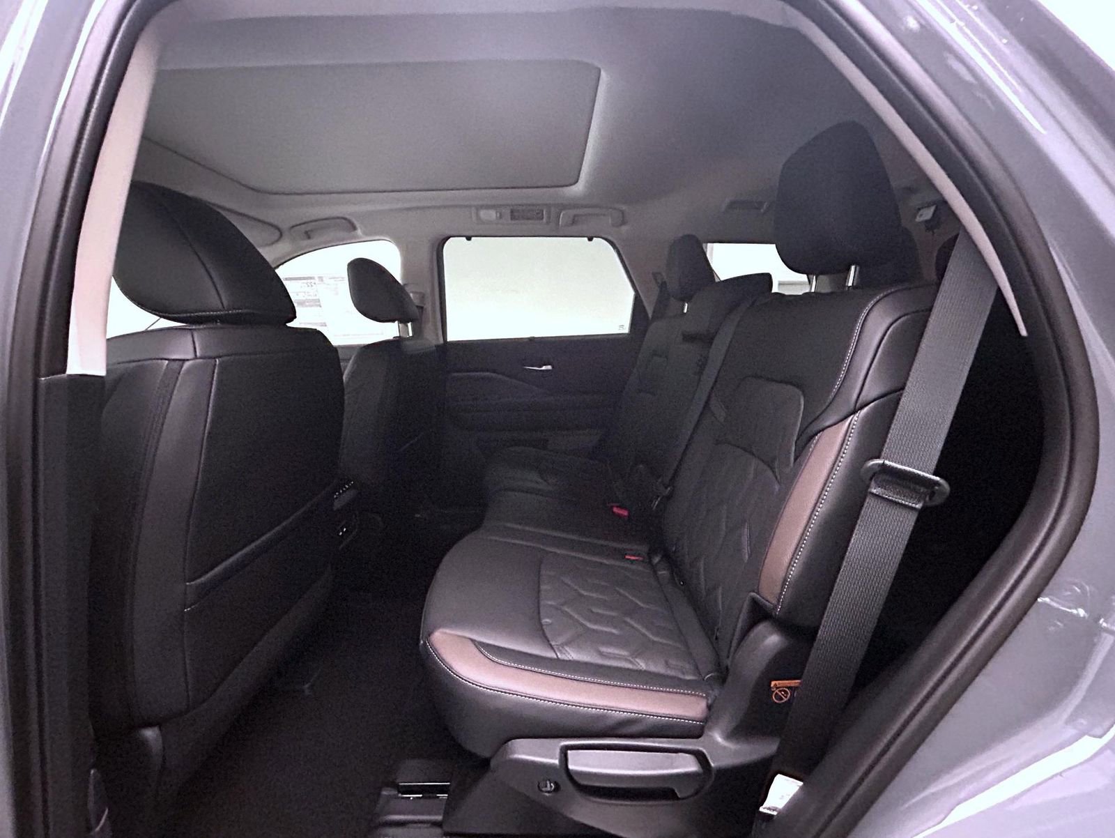 New 2026 Nissan Pathfinder SL image 11