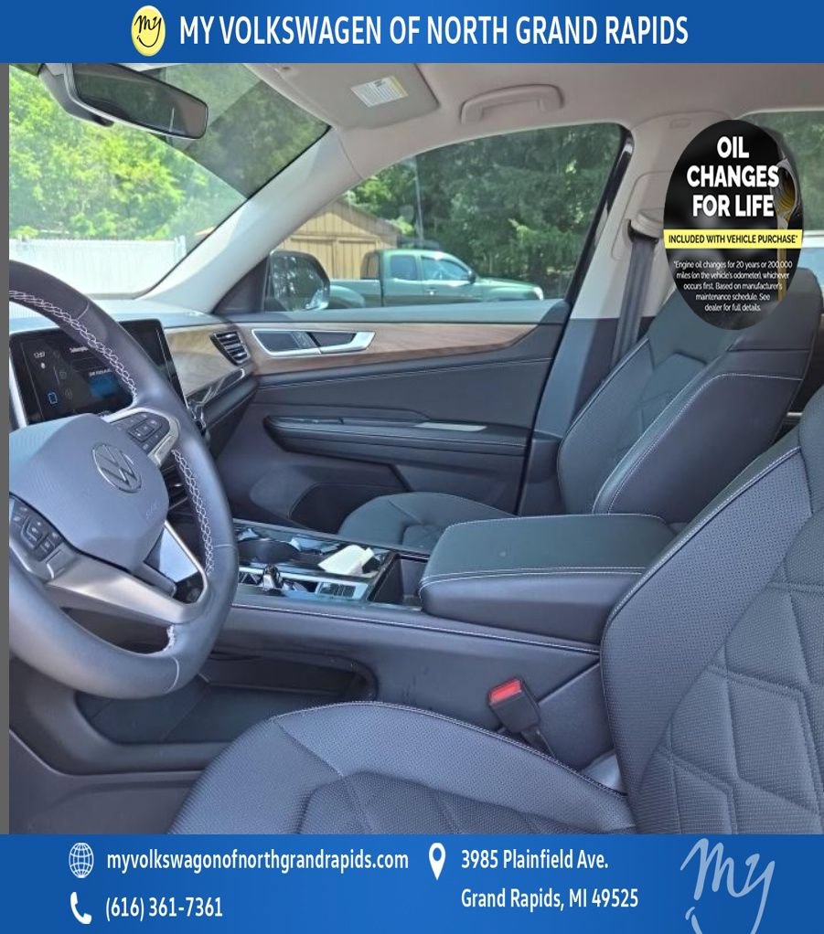 Used 2024 Volkswagen Atlas SE w/ Panoramic Sunroof Package AWD/4WD image 10