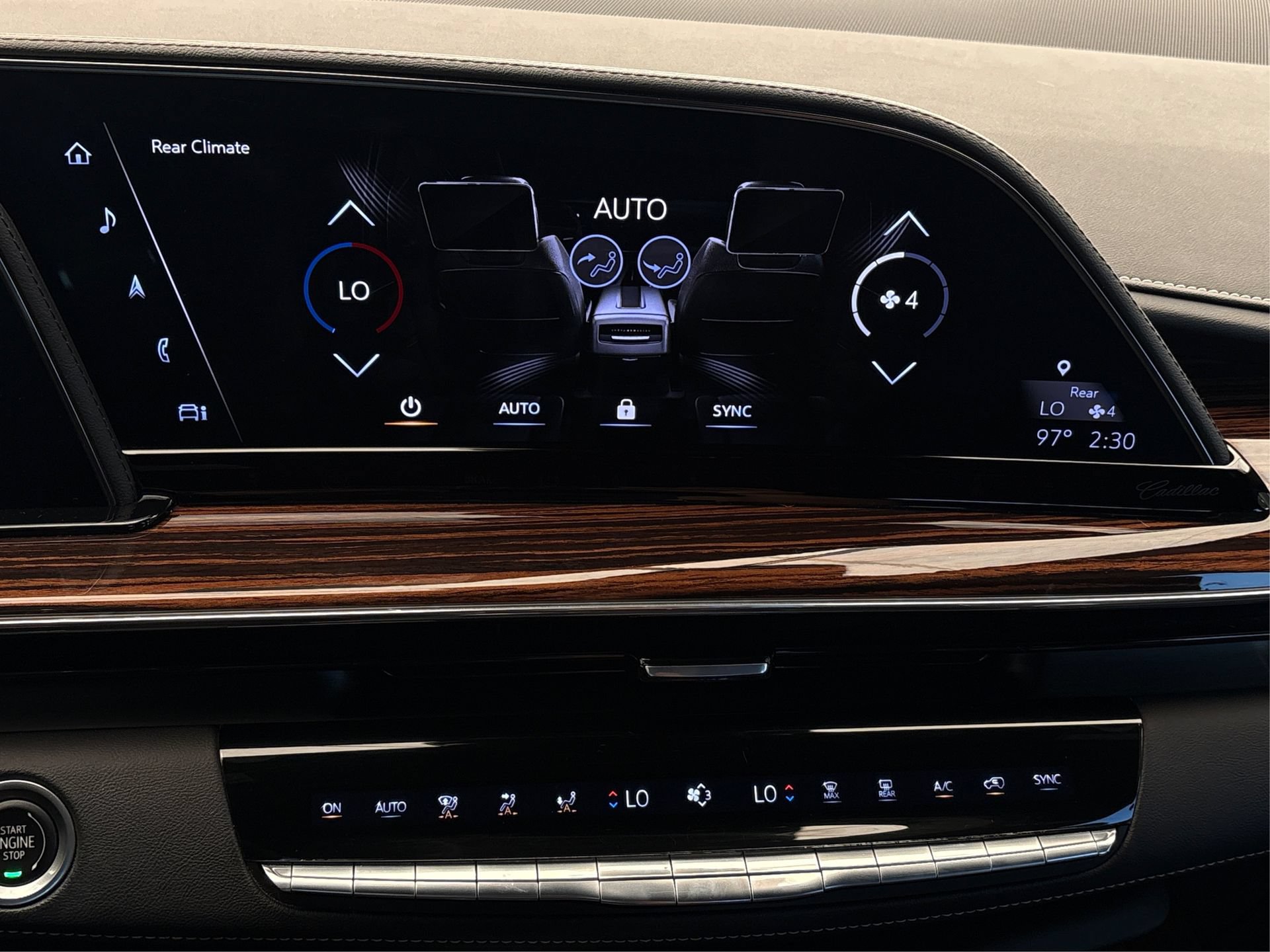 Certified 2022 Cadillac Escalade Premium Luxury w/ Performance Package AWD/4WD image 26