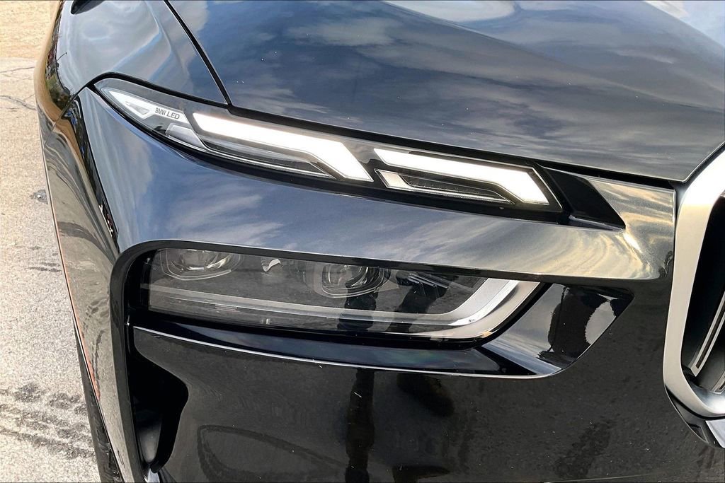 Used 2025 BMW X7 xDrive40i image 33