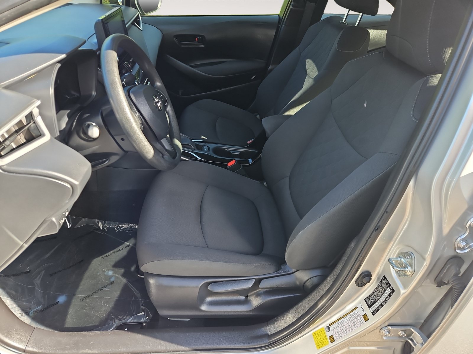 Used 2022 Toyota Corolla LE FWD image 9
