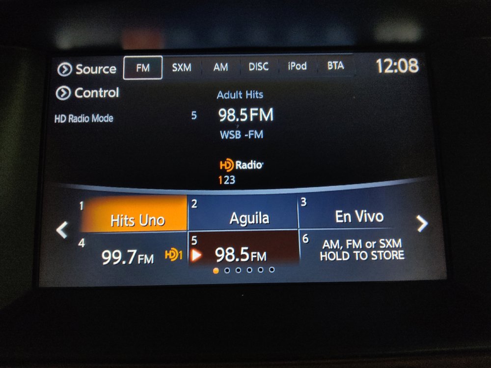 Used 2017 Nissan Pathfinder Platinum FWD image 25