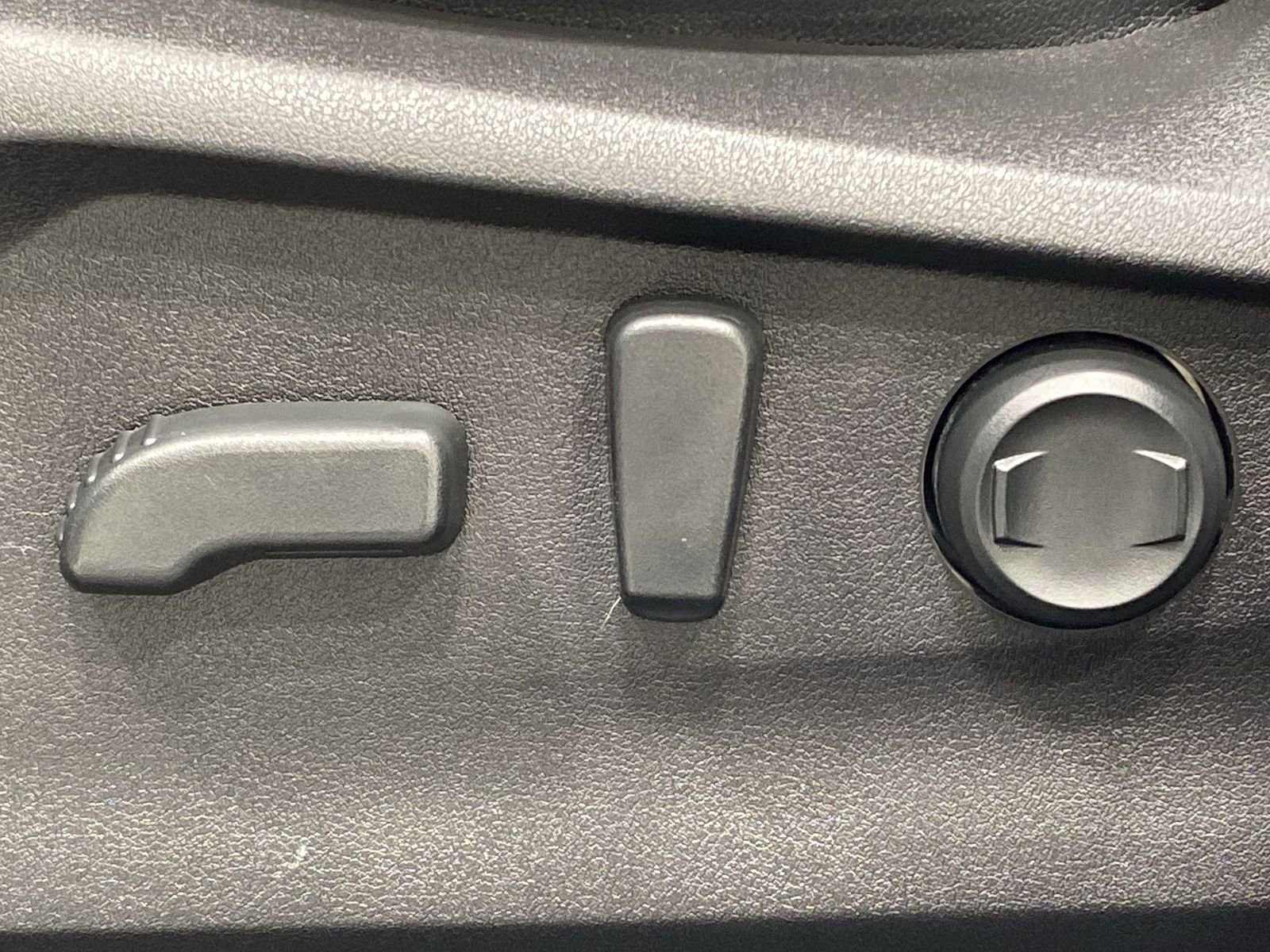 Used 2022 Subaru Ascent Limited image 12