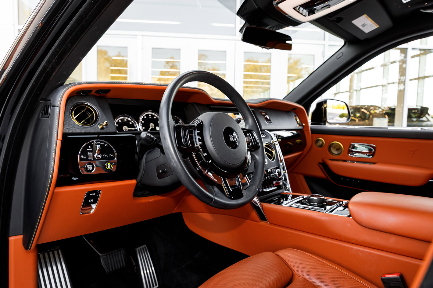 Used 2024 Rolls-Royce Cullinan Base w/ Cullinan Package image 36