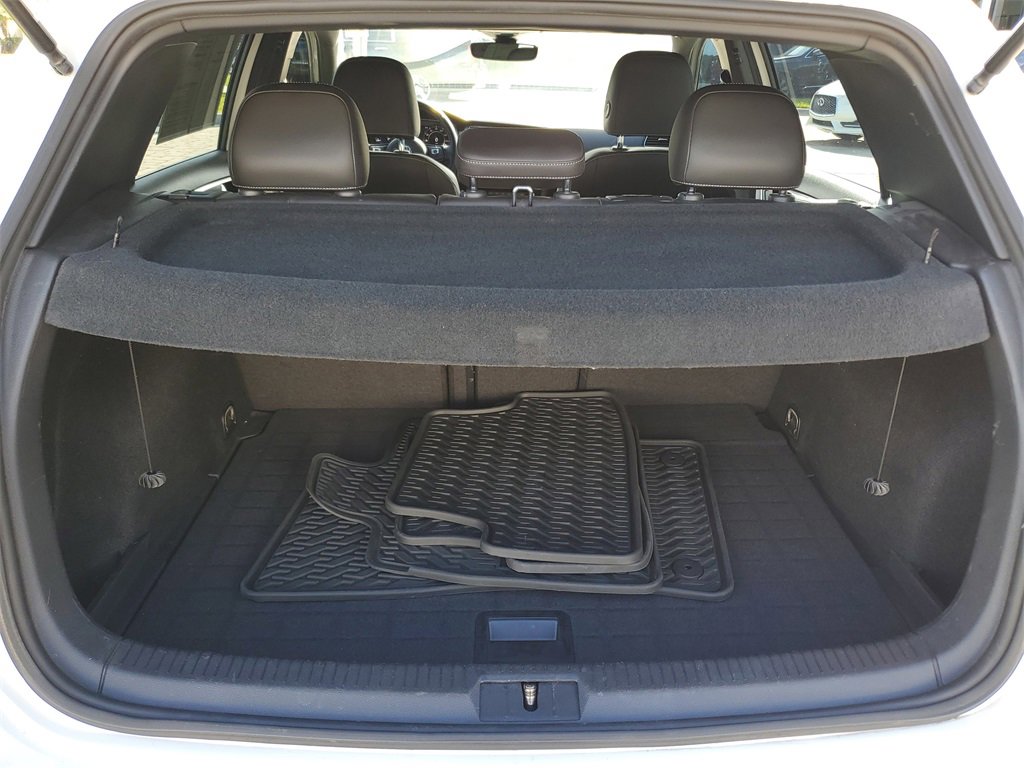 Used 2019 Volkswagen Golf R 4-Door image 9