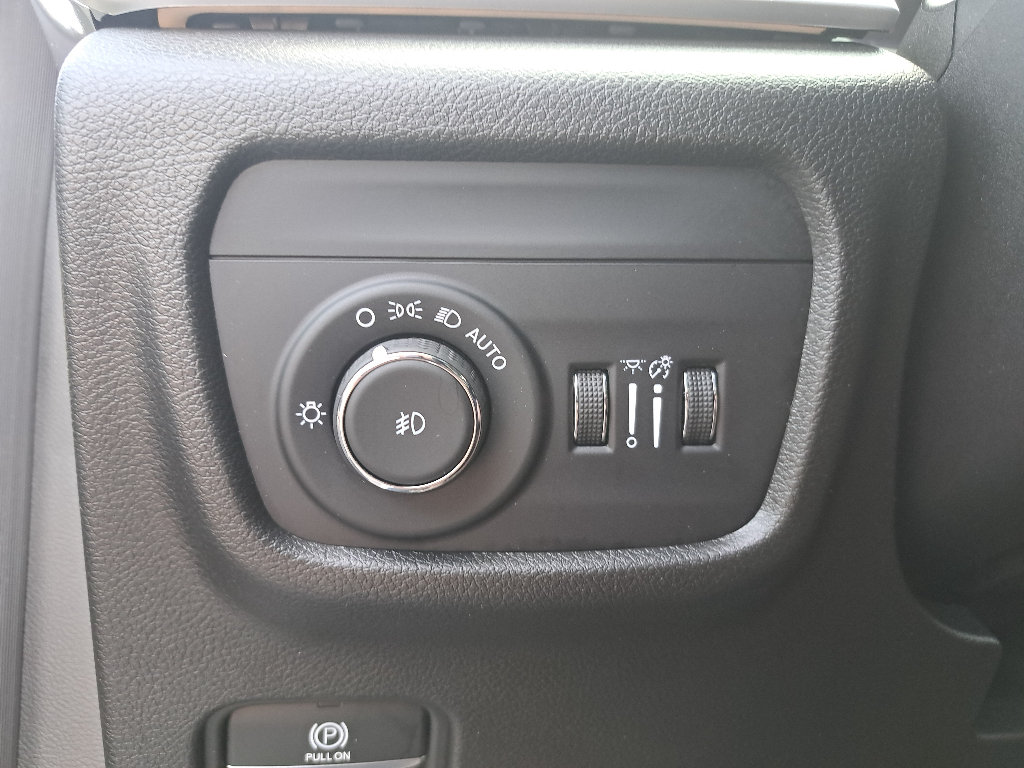 Certified 2023 Jeep Grand Cherokee L Limited AWD/4WD image 27