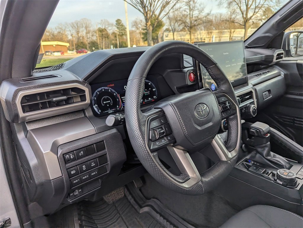 Used 2024 Toyota Tacoma TRD Off-Road image 12