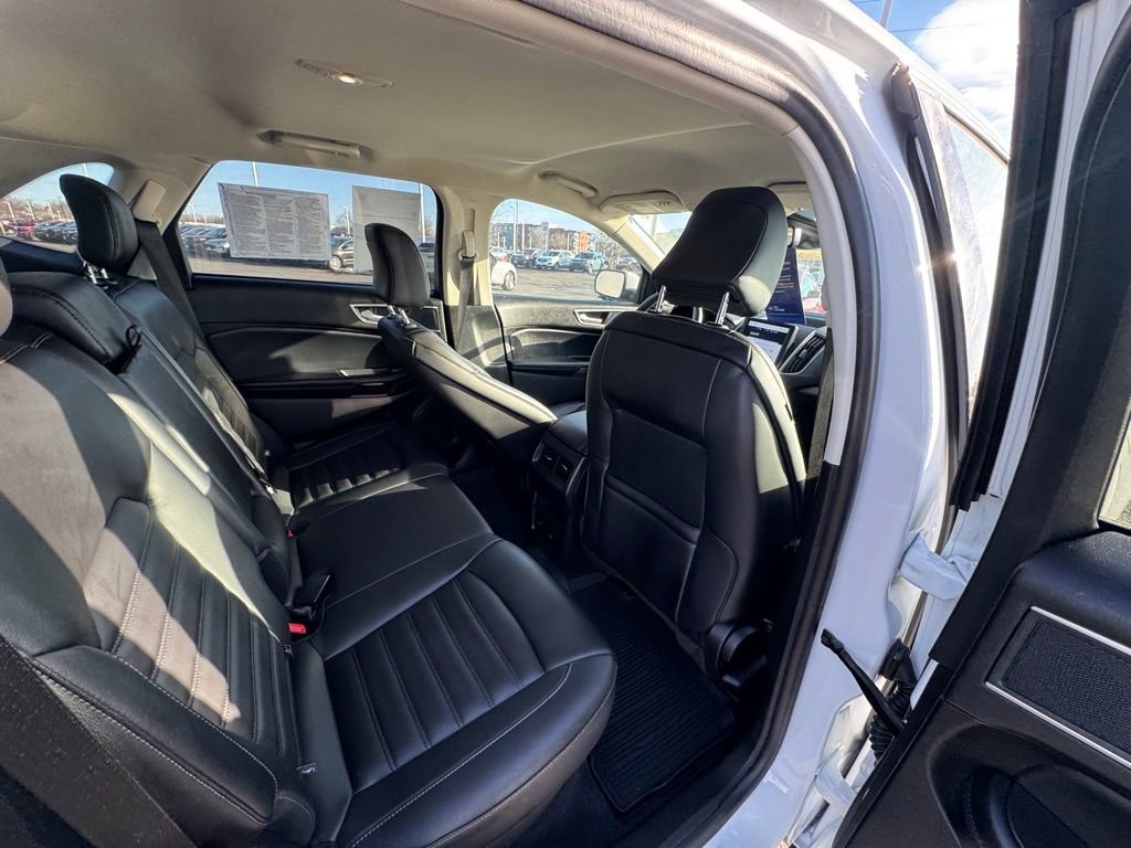 Certified 2024 Ford Edge SEL w/ Convenience Package AWD/4WD image 13