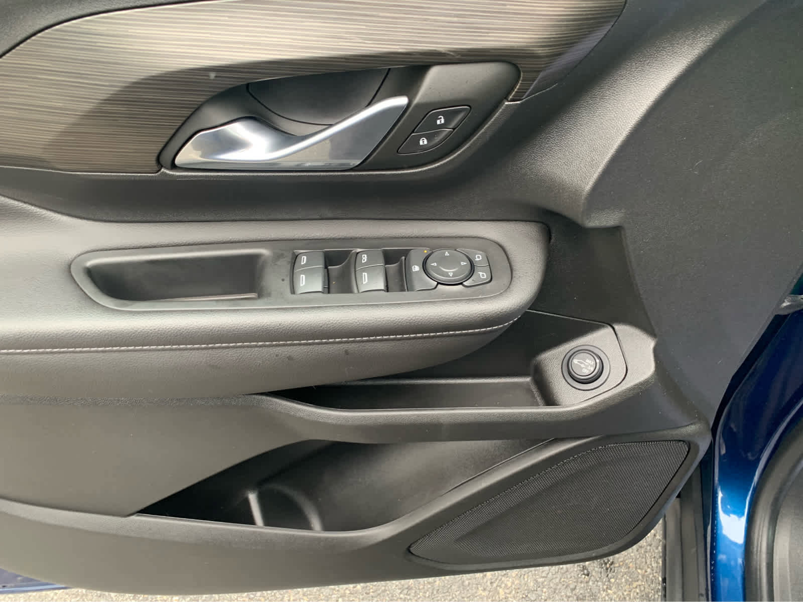 Used 2022 GMC Terrain SLE w/ Driver Convenience Package image 13