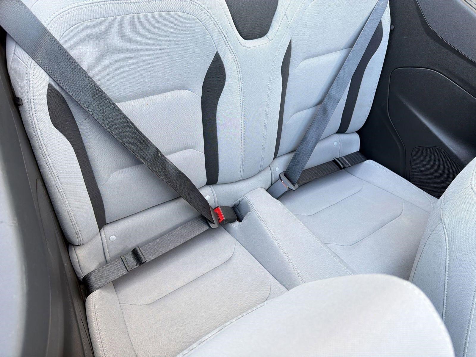 Used 2020 Chevrolet Camaro LT image 32