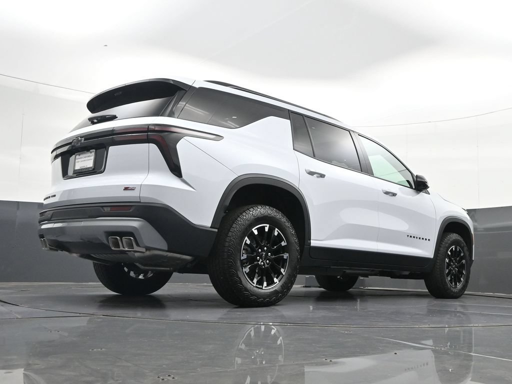 Certified 2026 Chevrolet Traverse Z71 w/ Driver Confidence Package AWD/4WD image 35