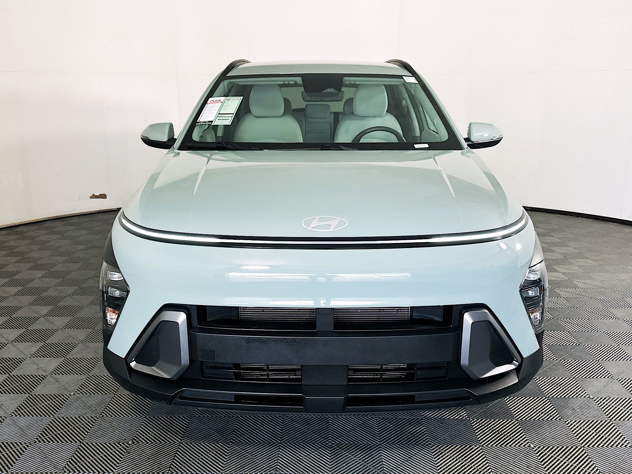 Used 2025 Hyundai Kona SEL FWD image 8