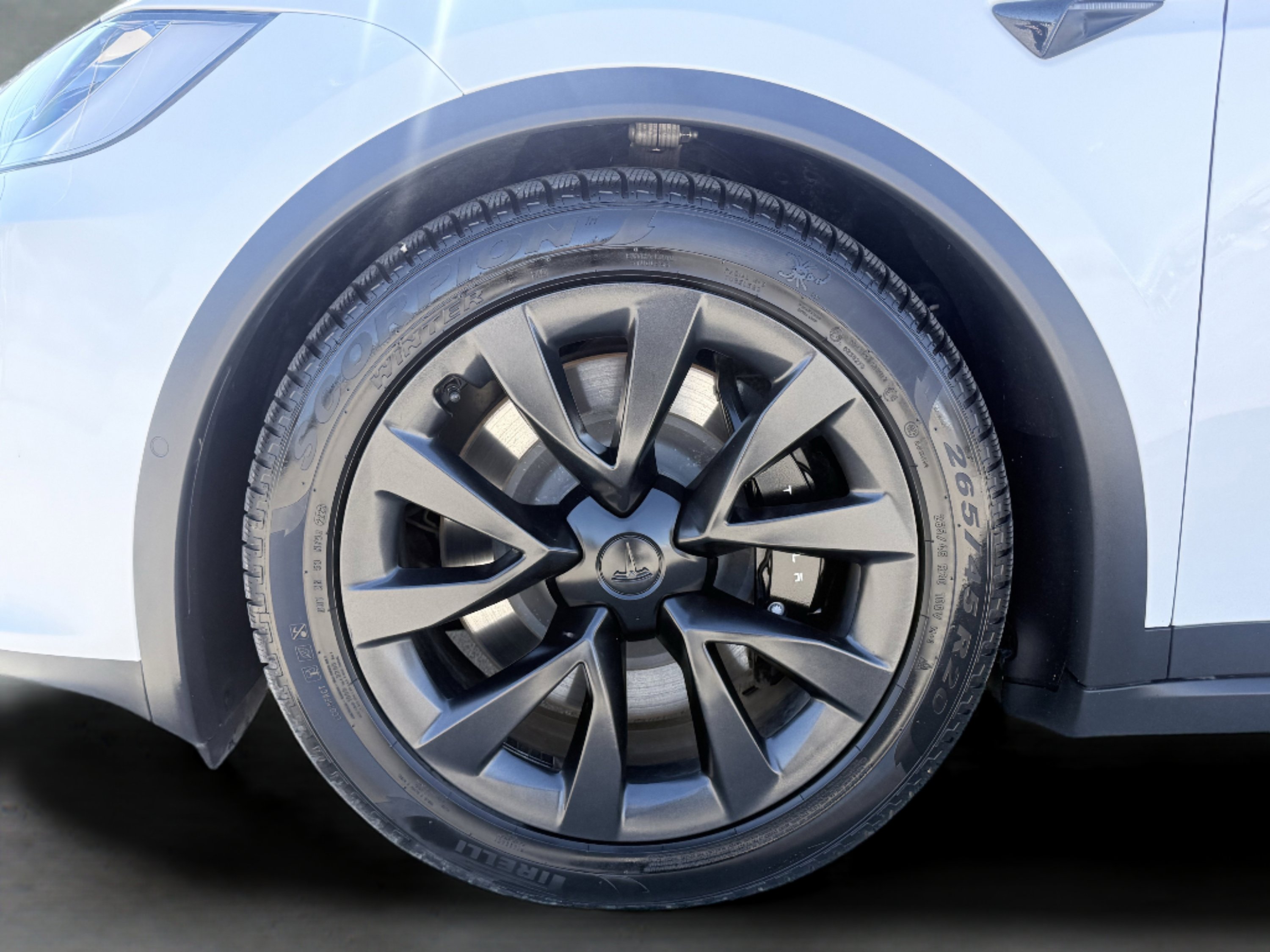 Used 2022 Tesla Model X Plaid image 11