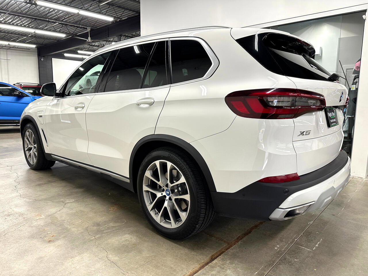 Used 2023 BMW X5 xDrive45e w/ Climate Comfort Package image 6