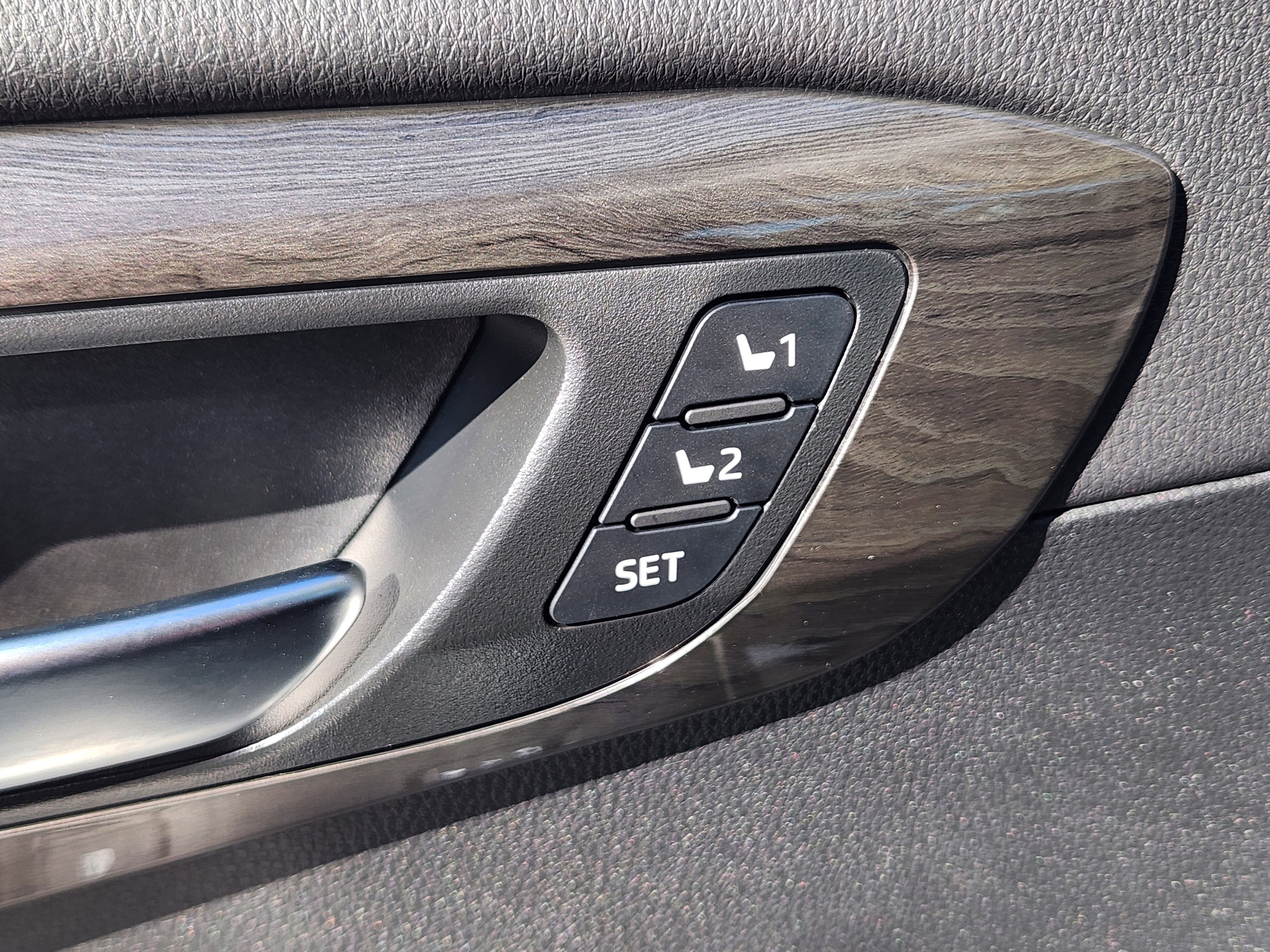 Used 2025 Toyota Highlander Platinum image 33