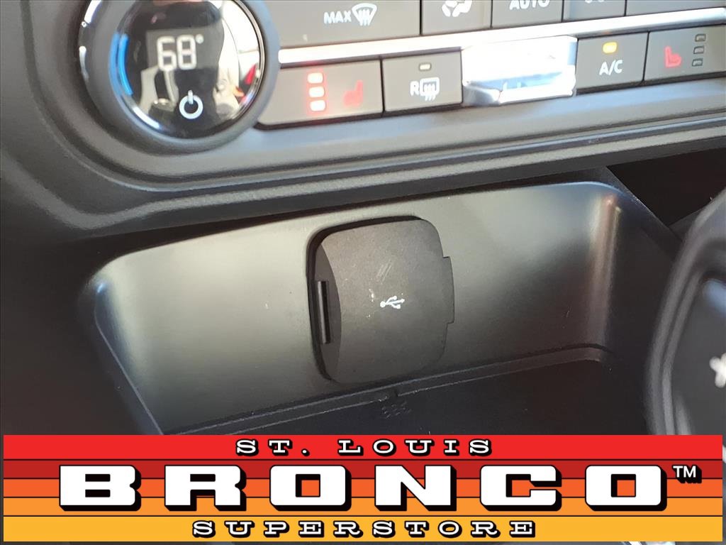 Used 2024 Ford Bronco Outer Banks image 9