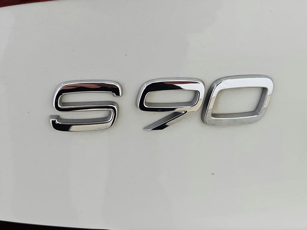 Used 2018 Volvo S90 T6 Momentum w/ Convenience Package image 34